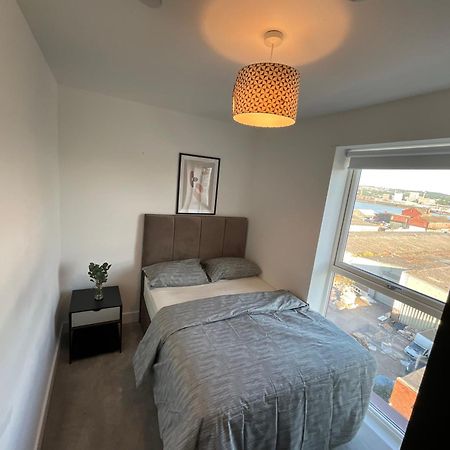 Deluxe Double Bed In Shared Apt Near Canary Wharf, City Airport & O2 Arena With Thames View London Luaran gambar