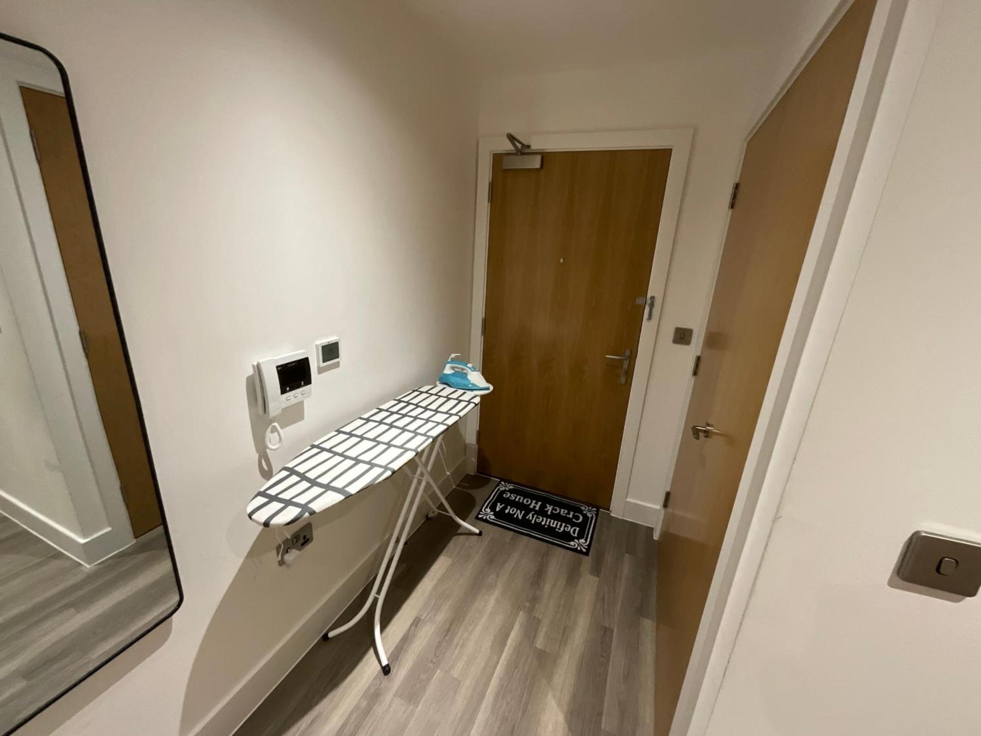 Deluxe Double Bed In Shared Apt Near Canary Wharf, City Airport & O2 Arena With Thames View London Luaran gambar
