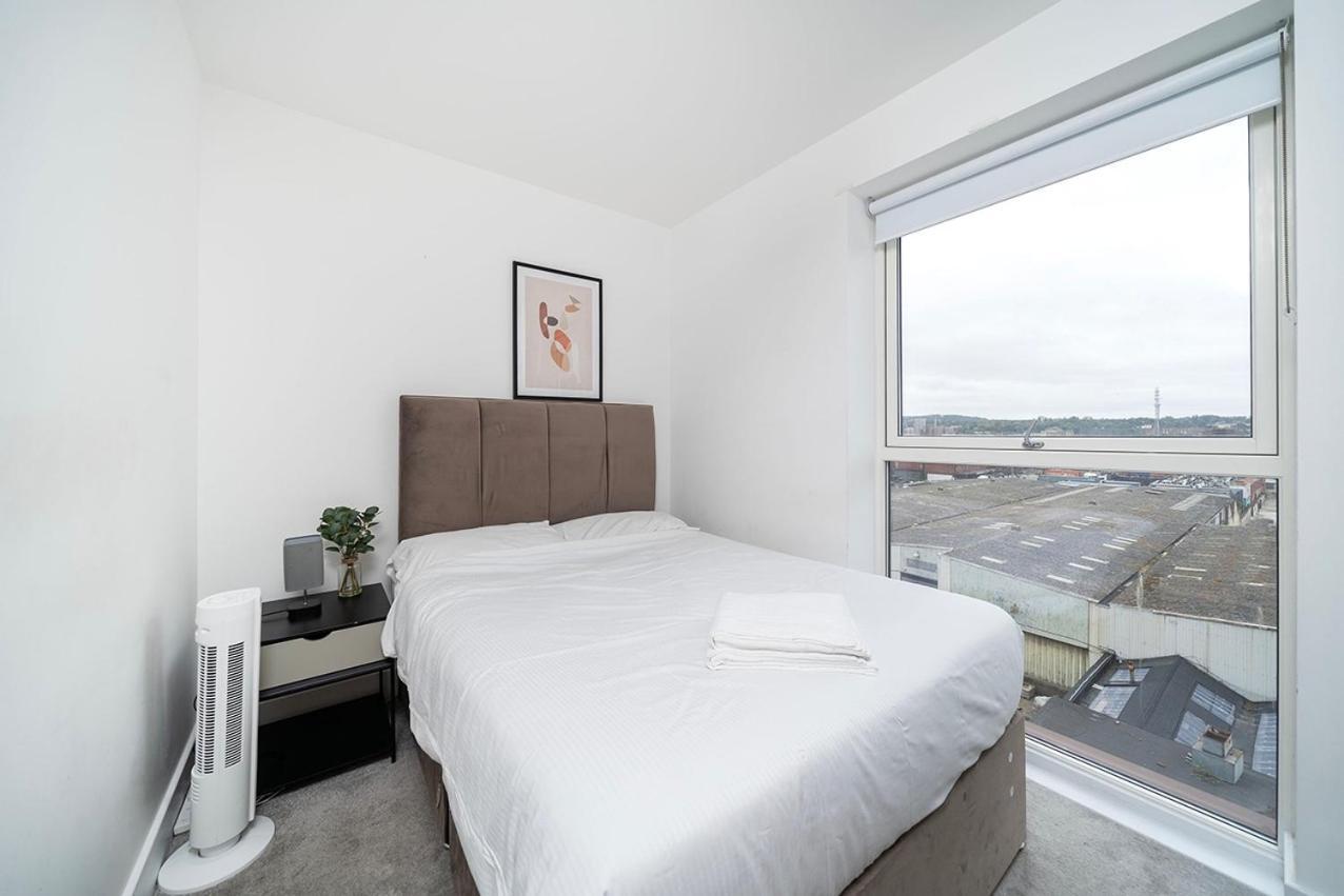 Deluxe Double Bed In Shared Apt Near Canary Wharf, City Airport & O2 Arena With Thames View London Luaran gambar