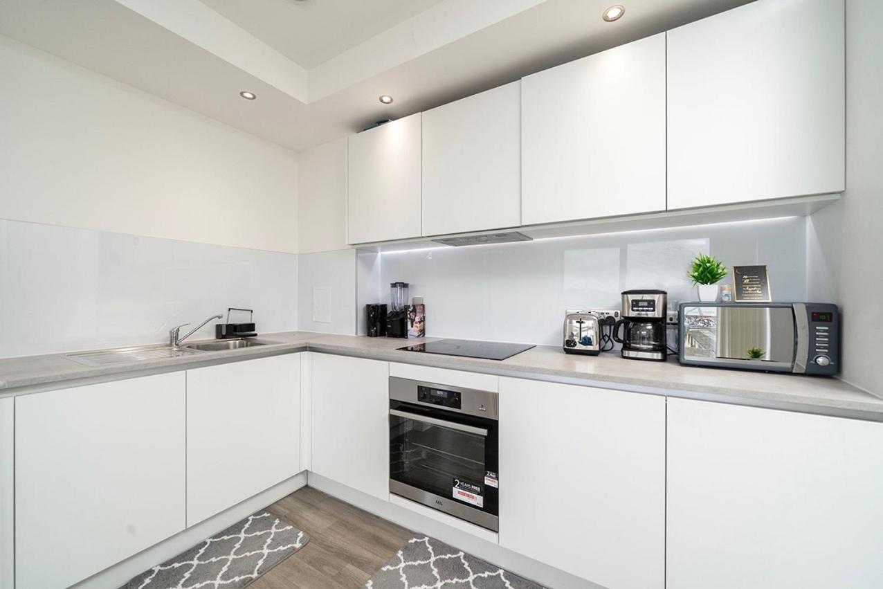 Deluxe Double Bed In Shared Apt Near Canary Wharf, City Airport & O2 Arena With Thames View London Luaran gambar