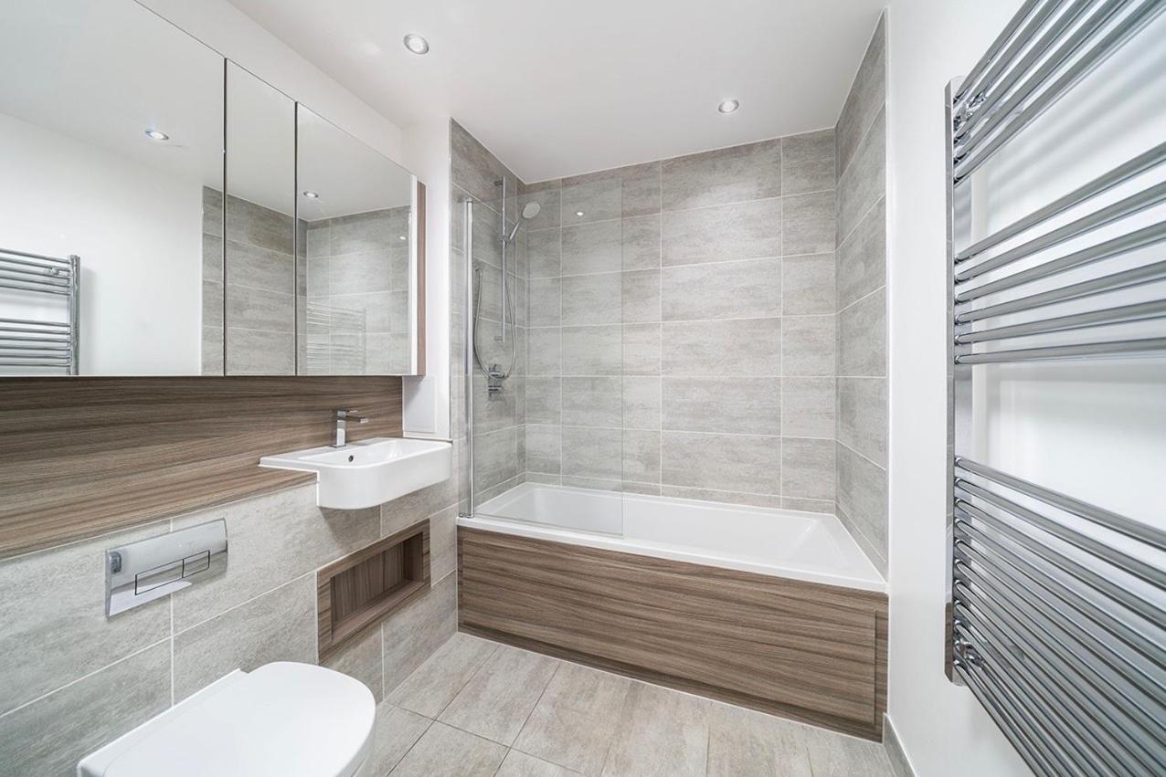 Deluxe Double Bed In Shared Apt Near Canary Wharf, City Airport & O2 Arena With Thames View London Luaran gambar