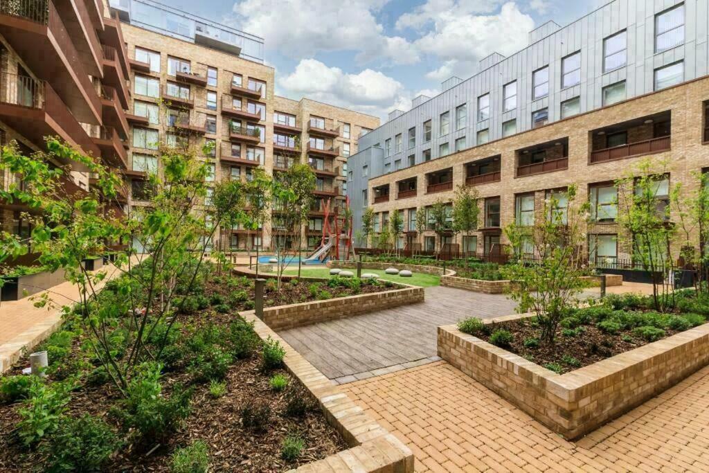 Deluxe Double Bed In Shared Apt Near Canary Wharf, City Airport & O2 Arena With Thames View London Luaran gambar