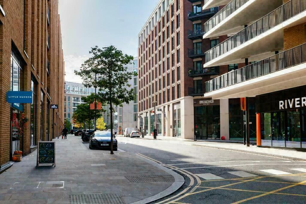 Deluxe Double Bed In Shared Apt Near Canary Wharf, City Airport & O2 Arena With Thames View London Luaran gambar