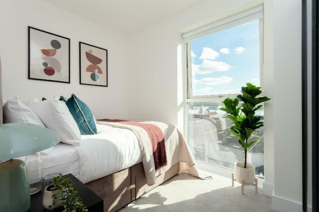 Deluxe Double Bed In Shared Apt Near Canary Wharf, City Airport & O2 Arena With Thames View London Luaran gambar