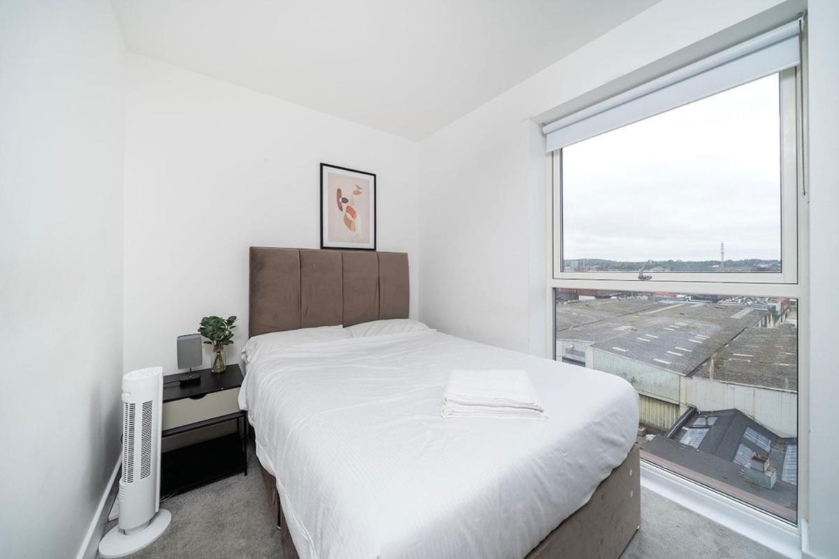 Deluxe Double Bed In Shared Apt Near Canary Wharf, City Airport & O2 Arena With Thames View London Luaran gambar